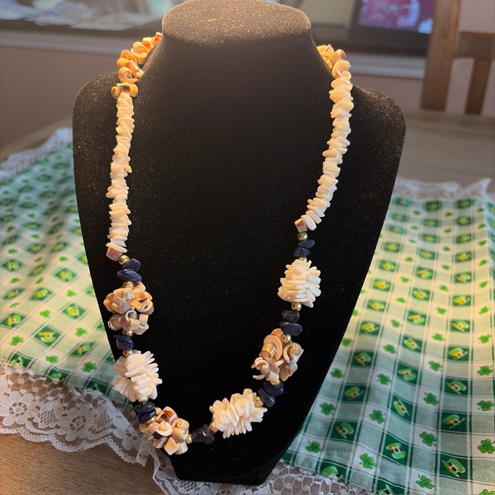 Vintage Elegant Cream and Brown Shell Necklace